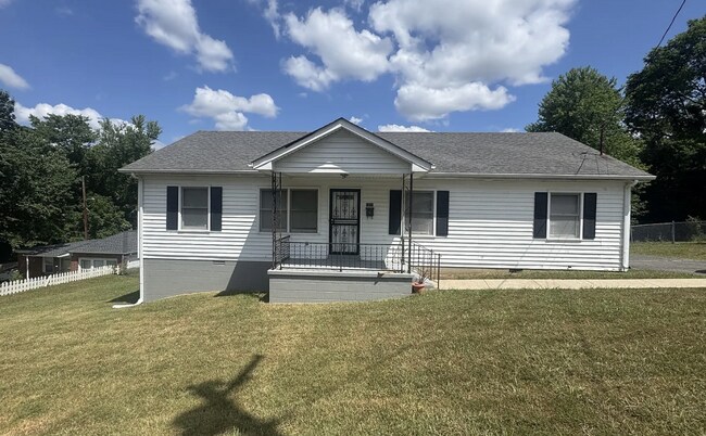 Building Photo - 1221 Vine St