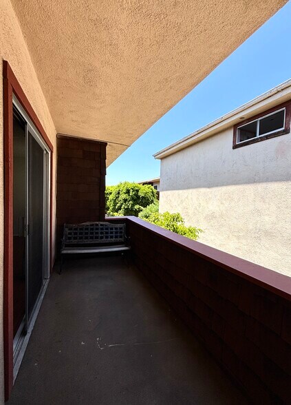 Building Photo - 5400 Newcastle Ave
