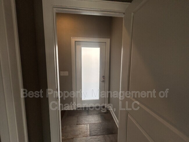 Building Photo - 3111 St Elmo Ave