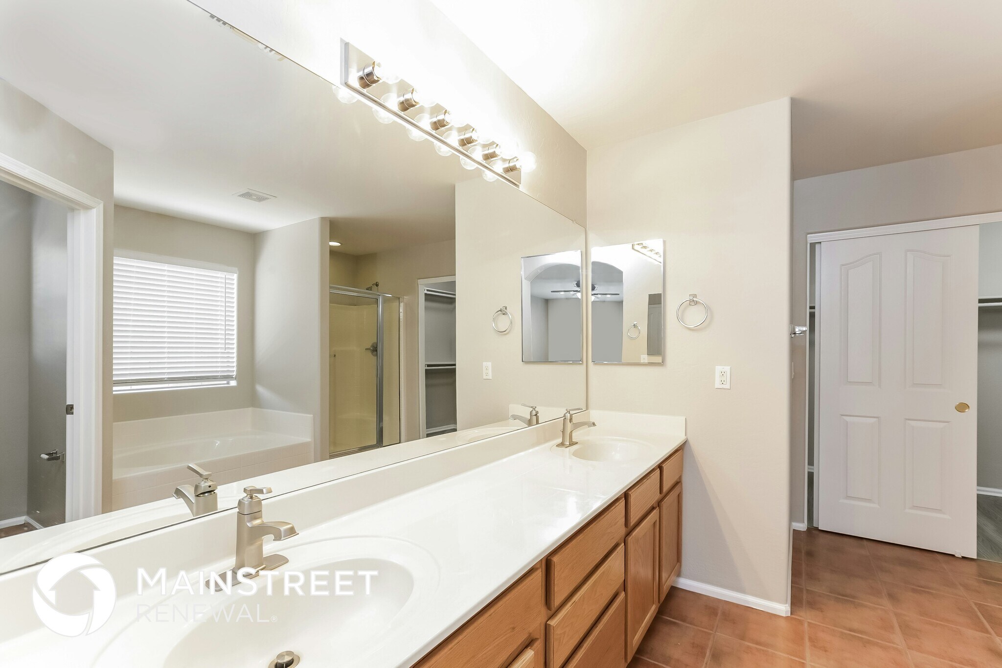 Building Photo - 17406 W Mohave St