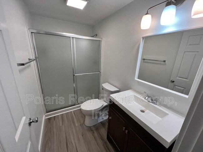 Building Photo - 8829 Rexford Rd