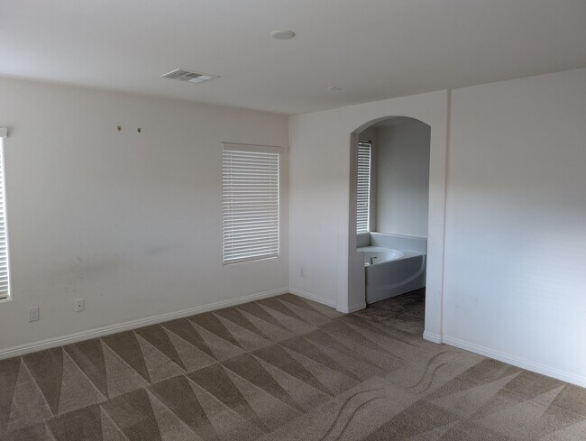 Building Photo - 71 Sevilla Heights Dr