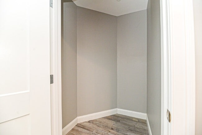 Building Photo - WINTER RENTAL Gorgeous 2 bedroom very spacious condo at the Riviera