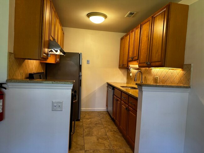 Building Photo - 350 Tavistock