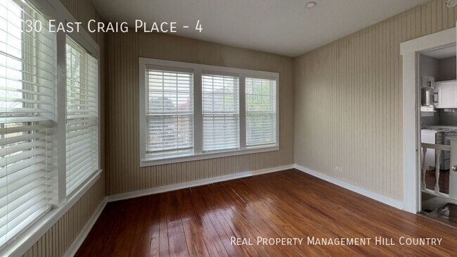 Building Photo - 130 E Craig Pl
