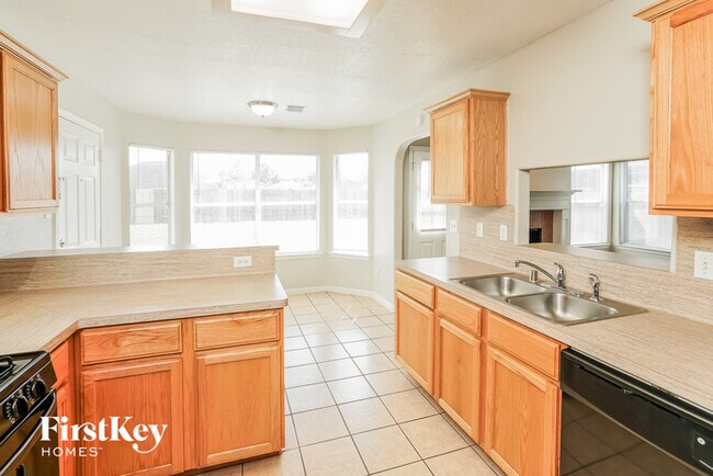 Building Photo - 24027 Holleygate Ct
