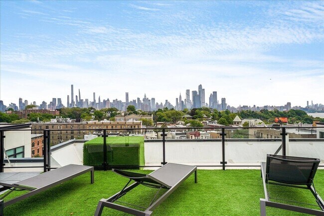 Building Photo - 121 34th St