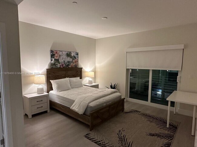 Building Photo - 2 bedroom in Hollywood FL 33020