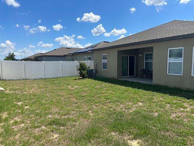Building Photo - $1,000 Move In Special!!  Private Back Yar...