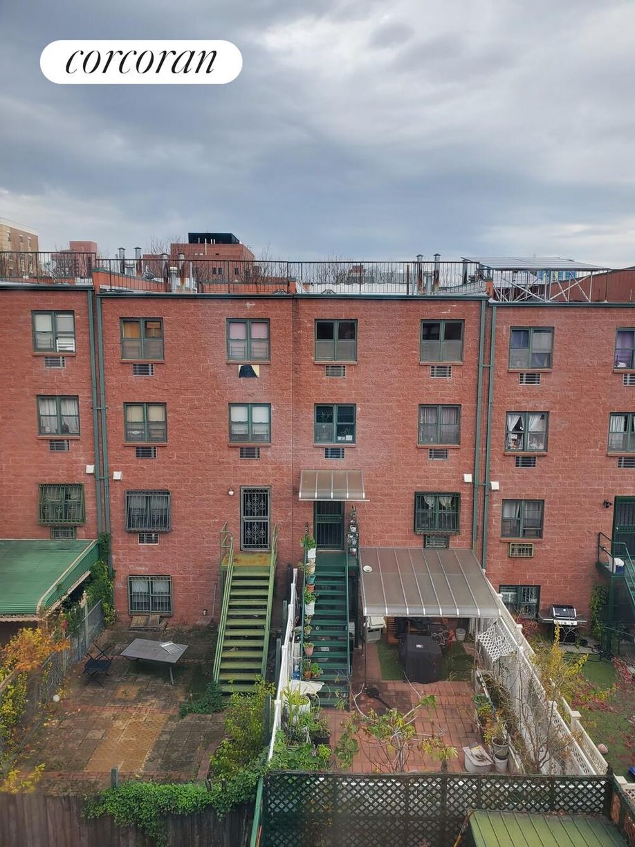 Building Photo - 71 E 118th St