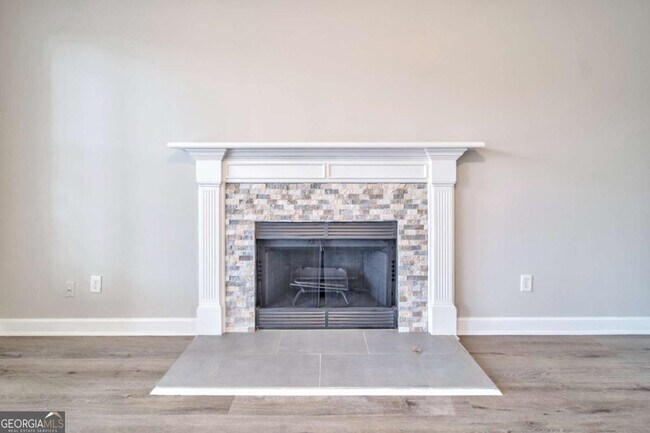 Building Photo - 2011 Town Lake Hills W