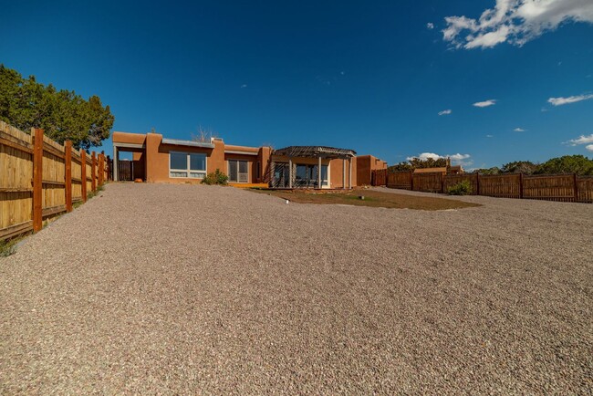 Building Photo - Gorgeous Eldorado Home Available Now!