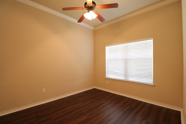 Building Photo - 3116 Stallion Dr