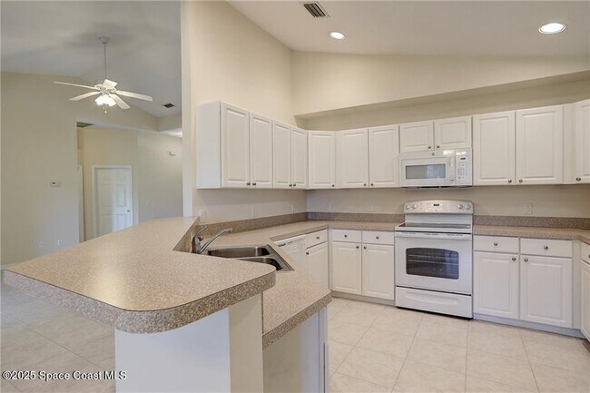 Building Photo - 8626 102nd Ct