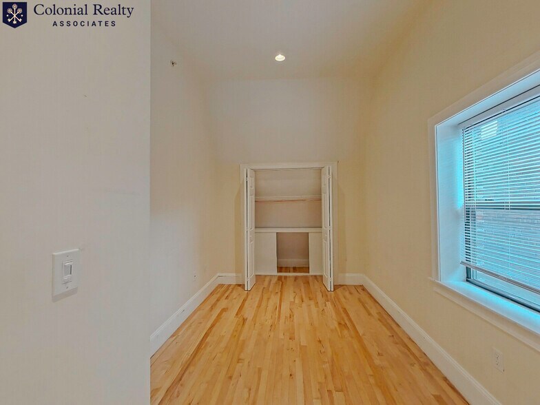 Building Photo - 1203 Beacon St