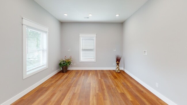 Building Photo - 1310 Forest Ave