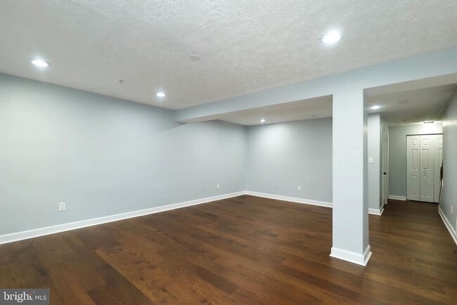 Building Photo - 3317 Hibiscus Ct