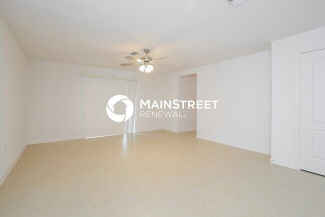 Building Photo - 4 Bedroom Pet-Friendly Home in Mascotte, FL with Main Street Renewal