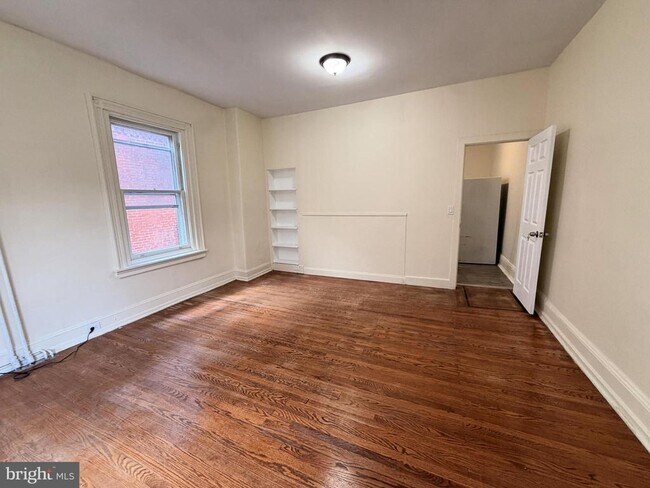 Building Photo - 4718 Hazel Ave