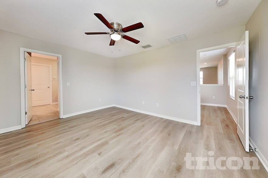 Building Photo - 4906 White Chicory Dr