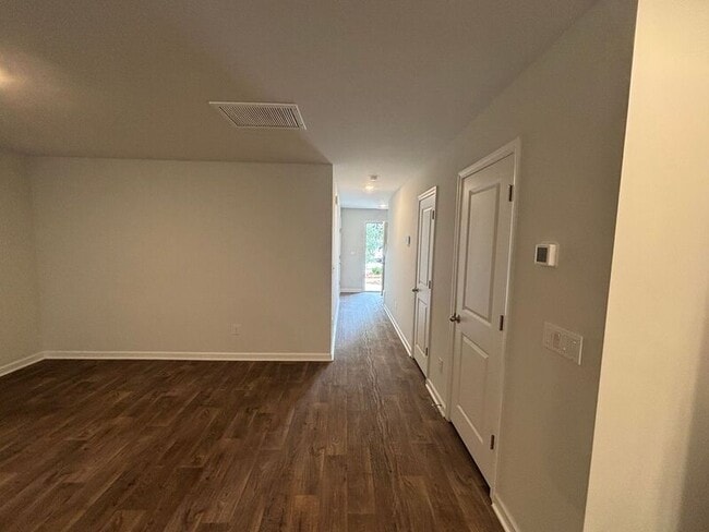 Building Photo - 4702 Palm View Cir