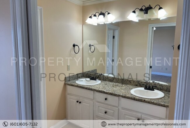 Building Photo - Charming 3BR/2BA Brick Home in Wellington ...