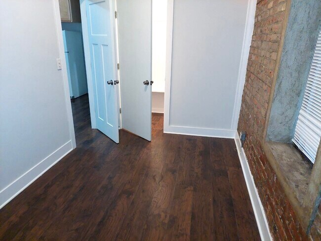 Building Photo - 2543 S St Louis Ave