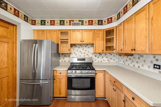 Building Photo - 804 S President St