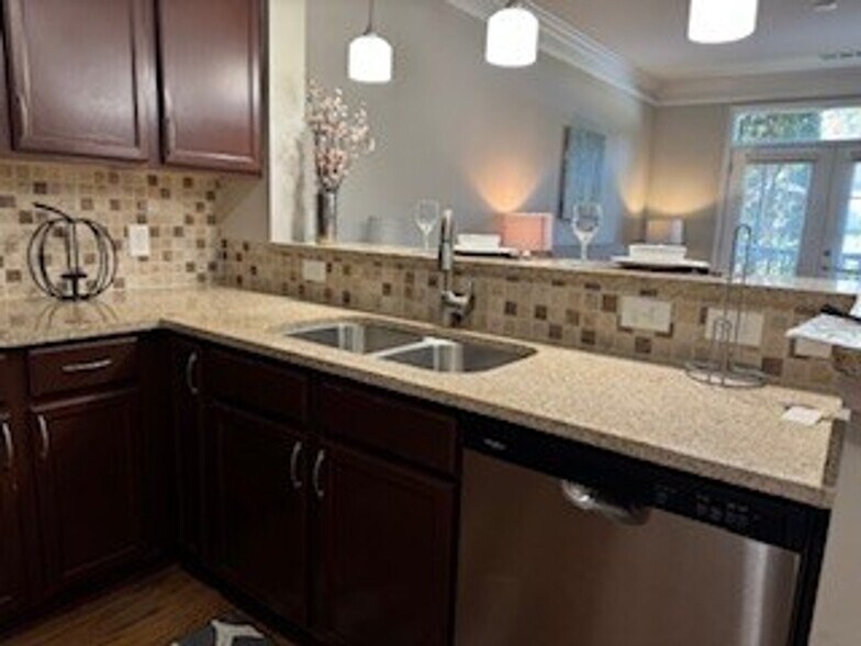 Building Photo - 11134 Medlock Bridge Rd