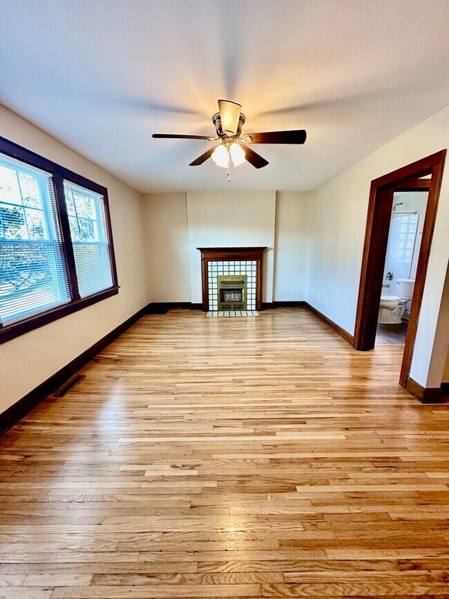 Building Photo - 24 W Tulane Rd