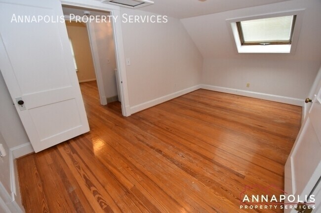 Building Photo - 33 Glen Ave