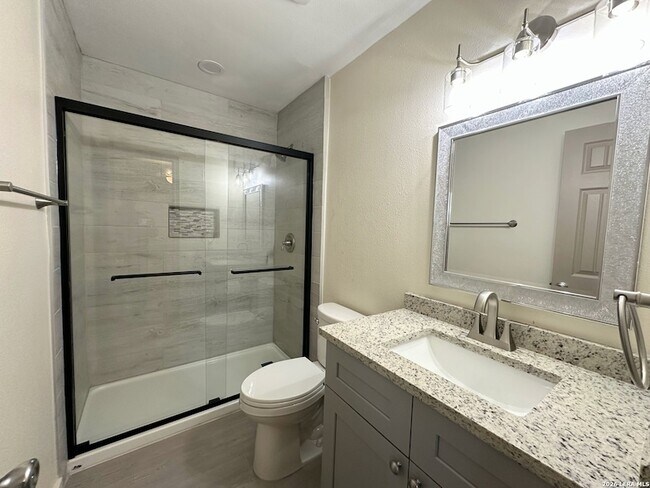 Building Photo - 6731 Carters Blf Dr