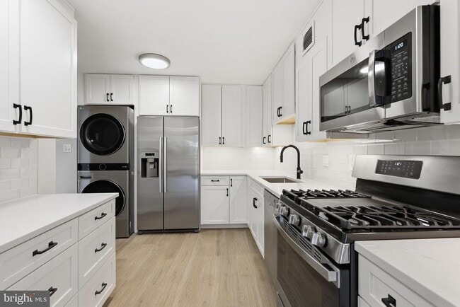 Building Photo - 4620 N Park Ave