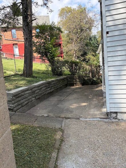 Building Photo - 436 Cline St
