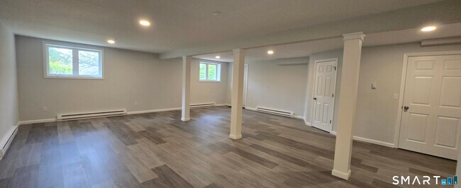 Building Photo - 63 Plumtree Ln