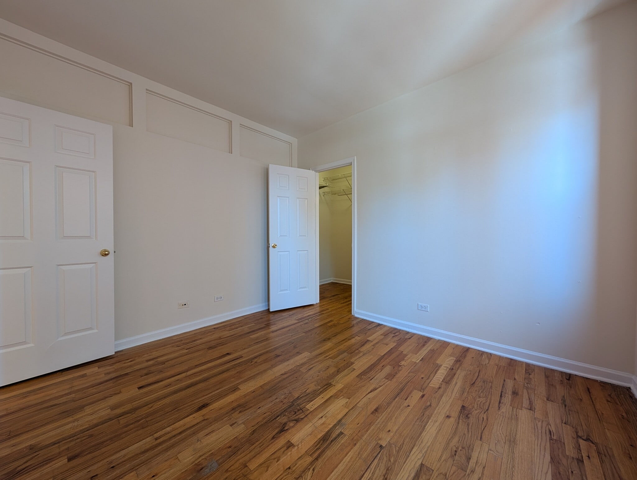 Building Photo - 914 W Dakin St