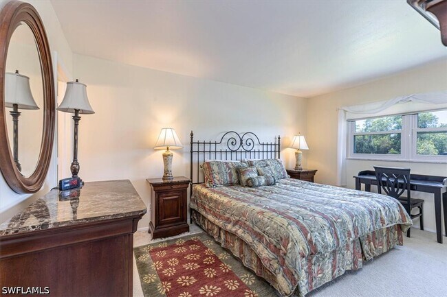 Building Photo - 4912 Tamiami Trl E