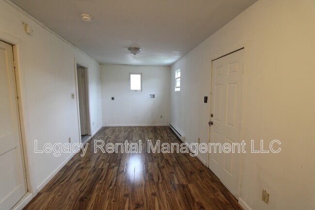 Building Photo - 508 E Diamond Ave