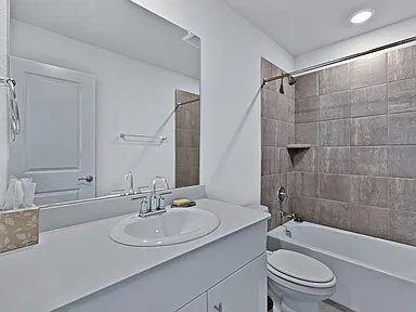 Building Photo - 960 Summer Dr