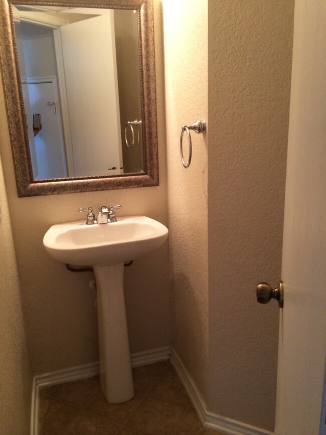 Building Photo - 6003 Ironmill Creek