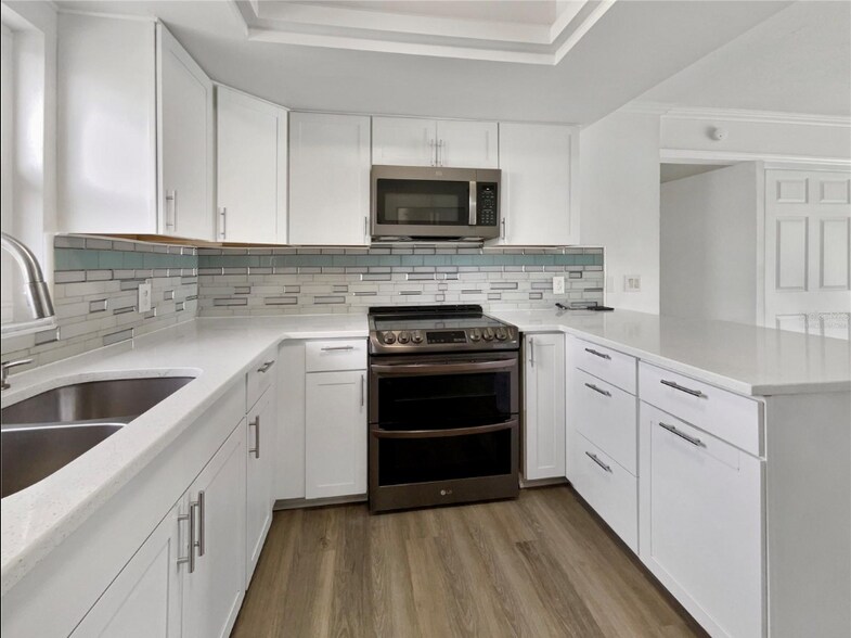 Building Photo - 23337 Olean Blvd