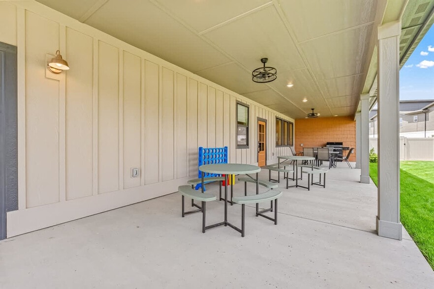 Building Photo - 303 CM Rdg Ln