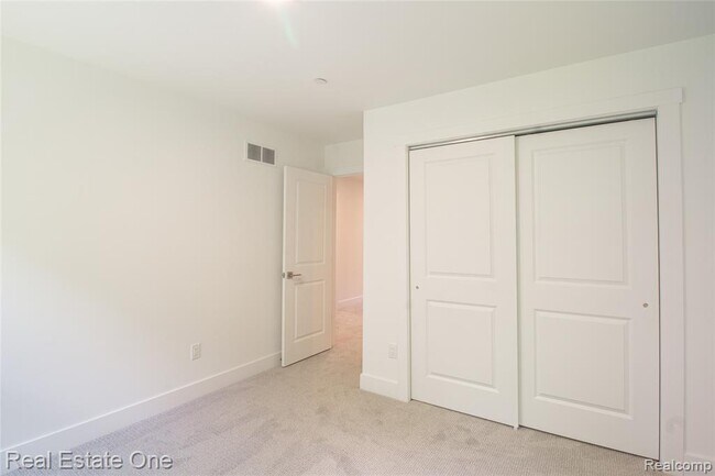 Building Photo - 49530 Coldwater Rdg Dr