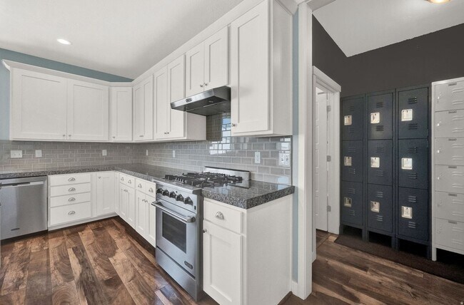 Building Photo - 774 Star Spangled Dr