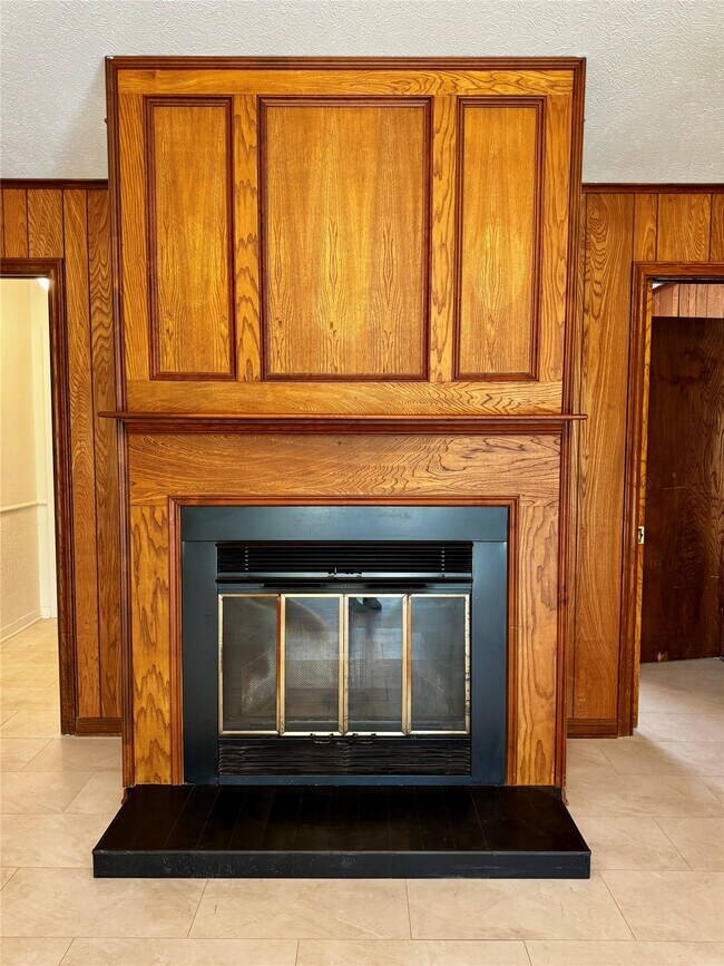 Building Photo - 24231 Shellbrook Dr