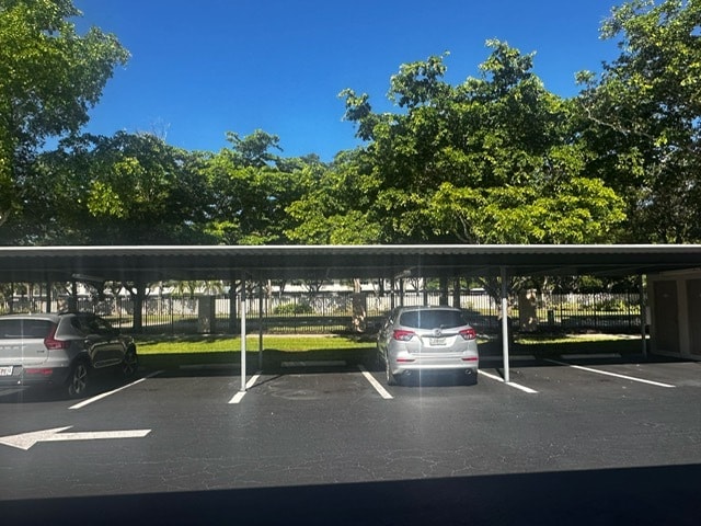 Building Photo - 14831 Park Lake Dr