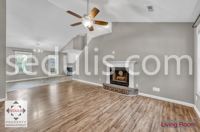 Building Photo - 6634 Bent Creek Dr