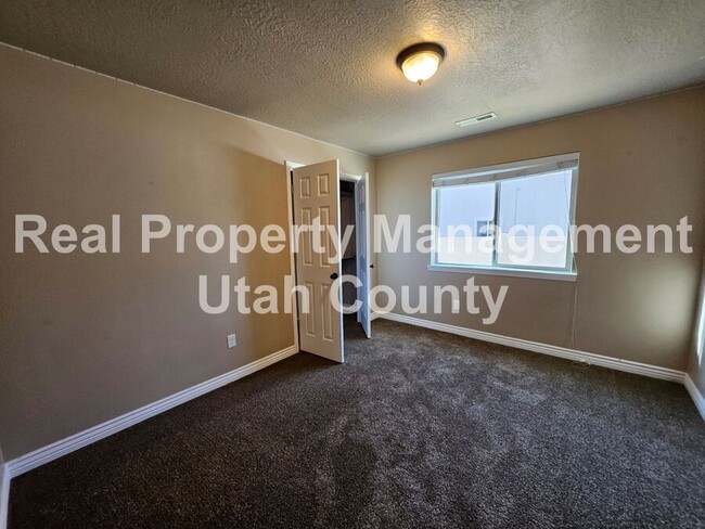 Building Photo - Short Term Lease With Option To Renew