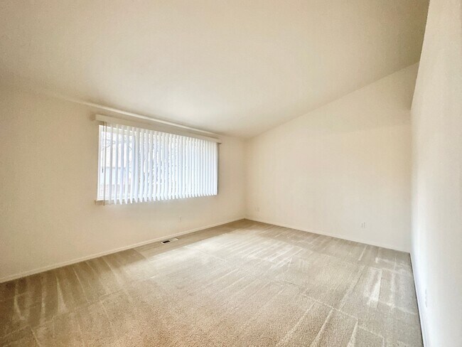 Building Photo - BEAUTIFUL 3 BED, 2 BATH SINGLE FAMILY HOME LOCATED IN NW REDMOND!