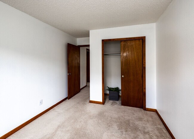 Building Photo - Westside Home in Mt Shadows in D20